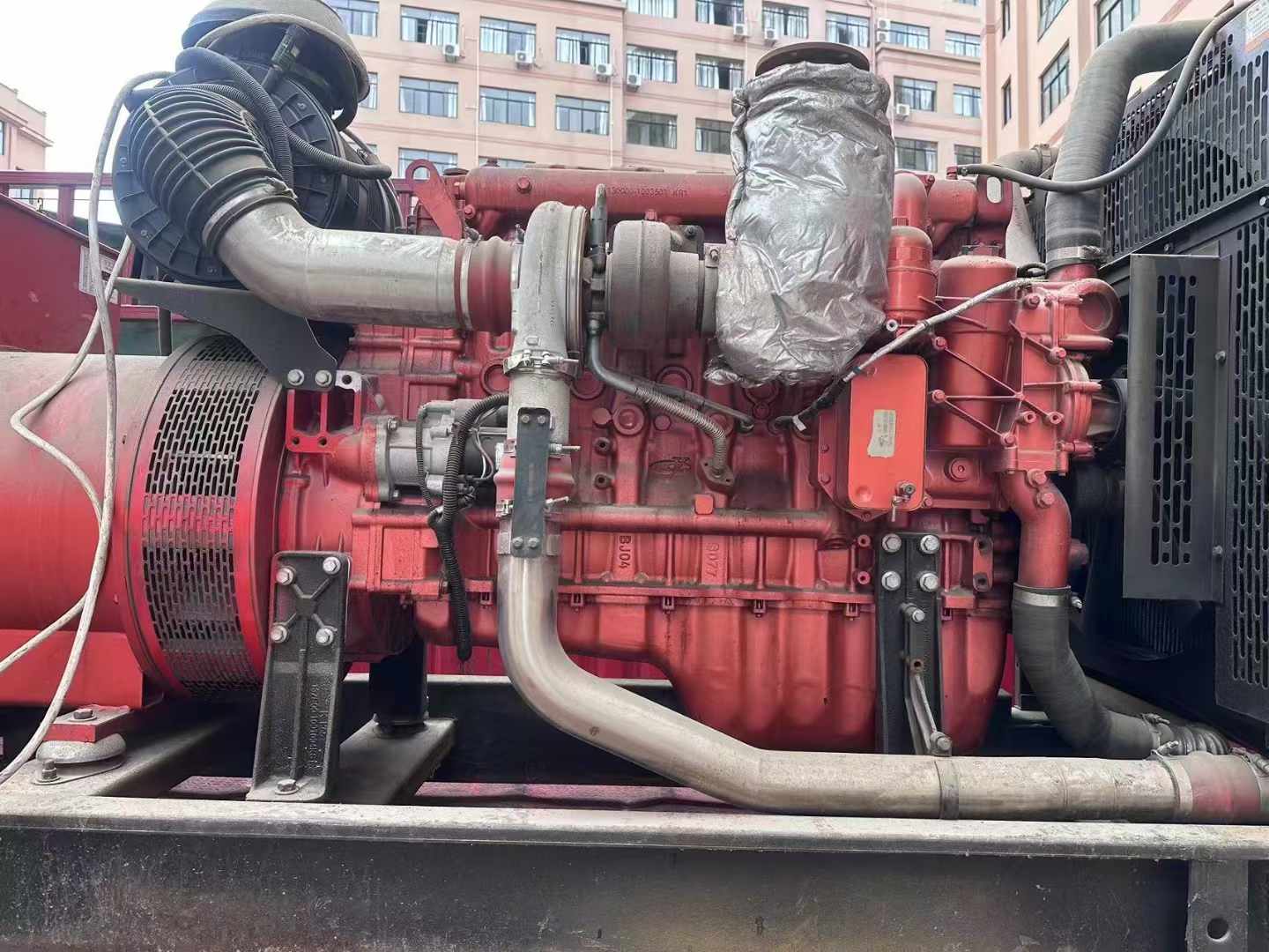 万载如何选择适合 600kW 柴油发电机组的过载保护器？