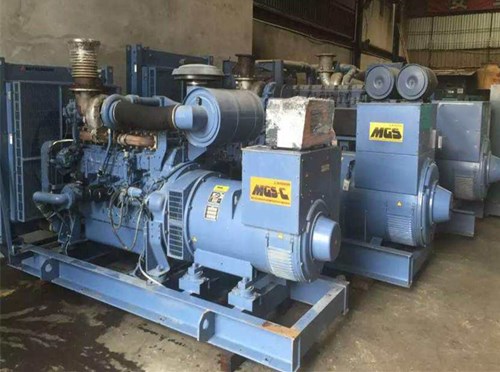 万载发电机组带负载降电压是什么原因照成的？