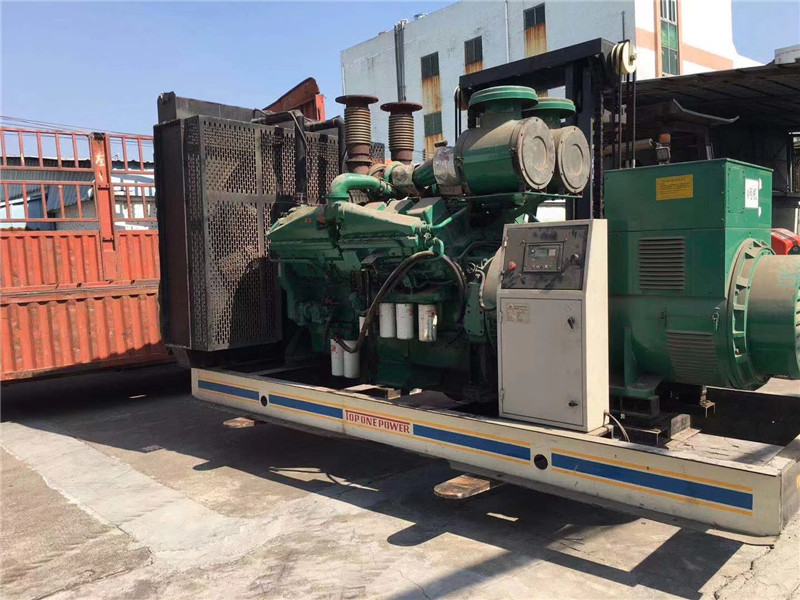 万载如何判断柴油发电机组的机油温度是否达到了合适的预热温度？