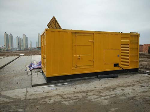 万载合同中关于乙方责任导致工期延误的赔偿标准应该如何制定？